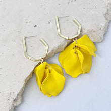 Load image into Gallery viewer, April Earrings Yellow
